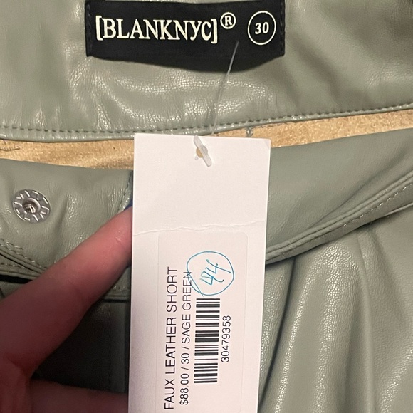NWT BlankNYC Faux Leather Shorts - Picture 3 of 3